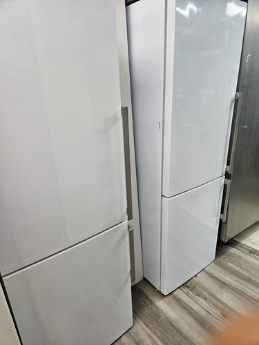 Summit Appliance FFBF241WLHD 24" Wide Bottom Freezer Refrigerator, White; Left H