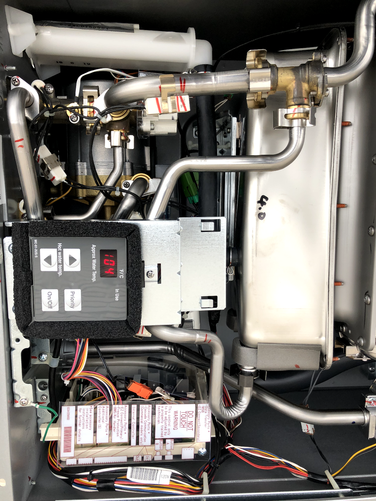 Rinnai RU199eP Water Heater WITH Dings, Power Tested, See Pictures
