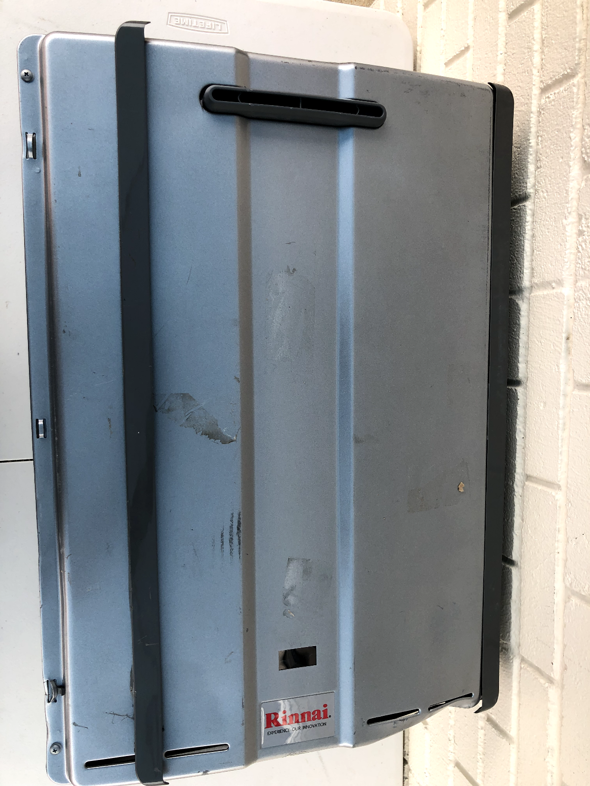 Rinnai RUR199EN Water Heater WITH Dings, Power Tested, See Pictures