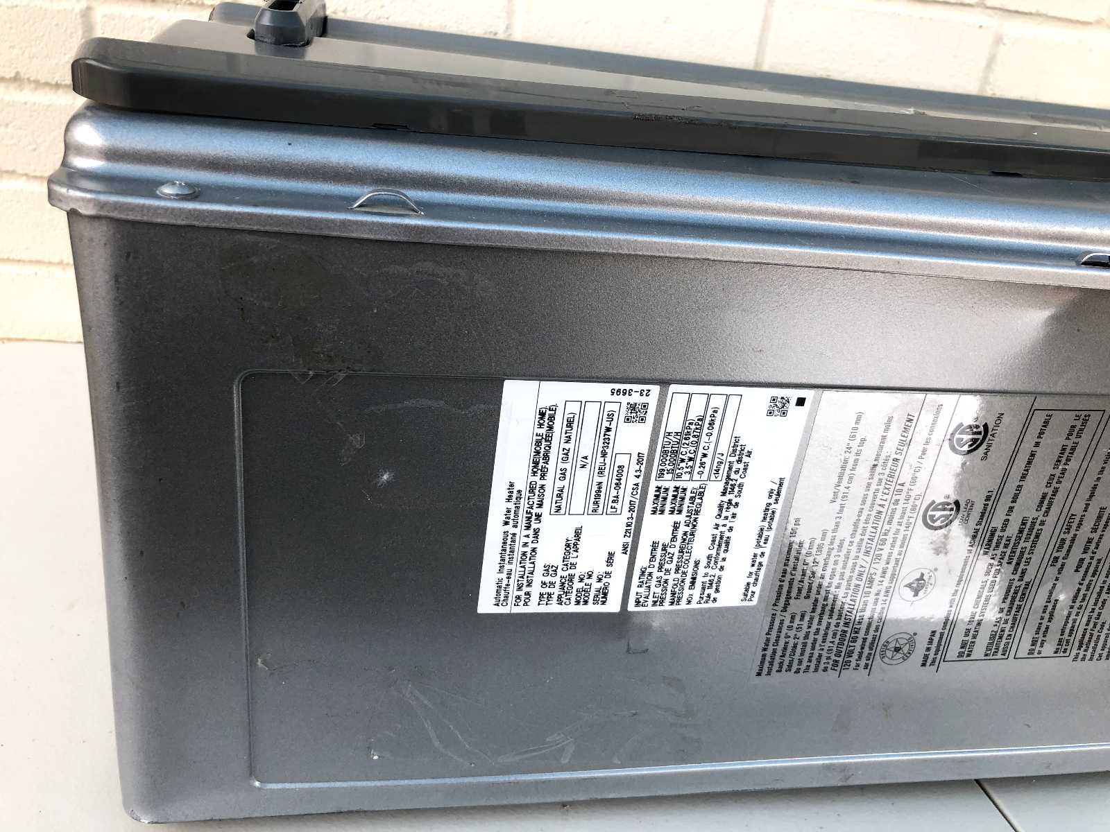 Rinnai RUR199EN Water Heater WITH Dings, Power Tested, See Pictures
