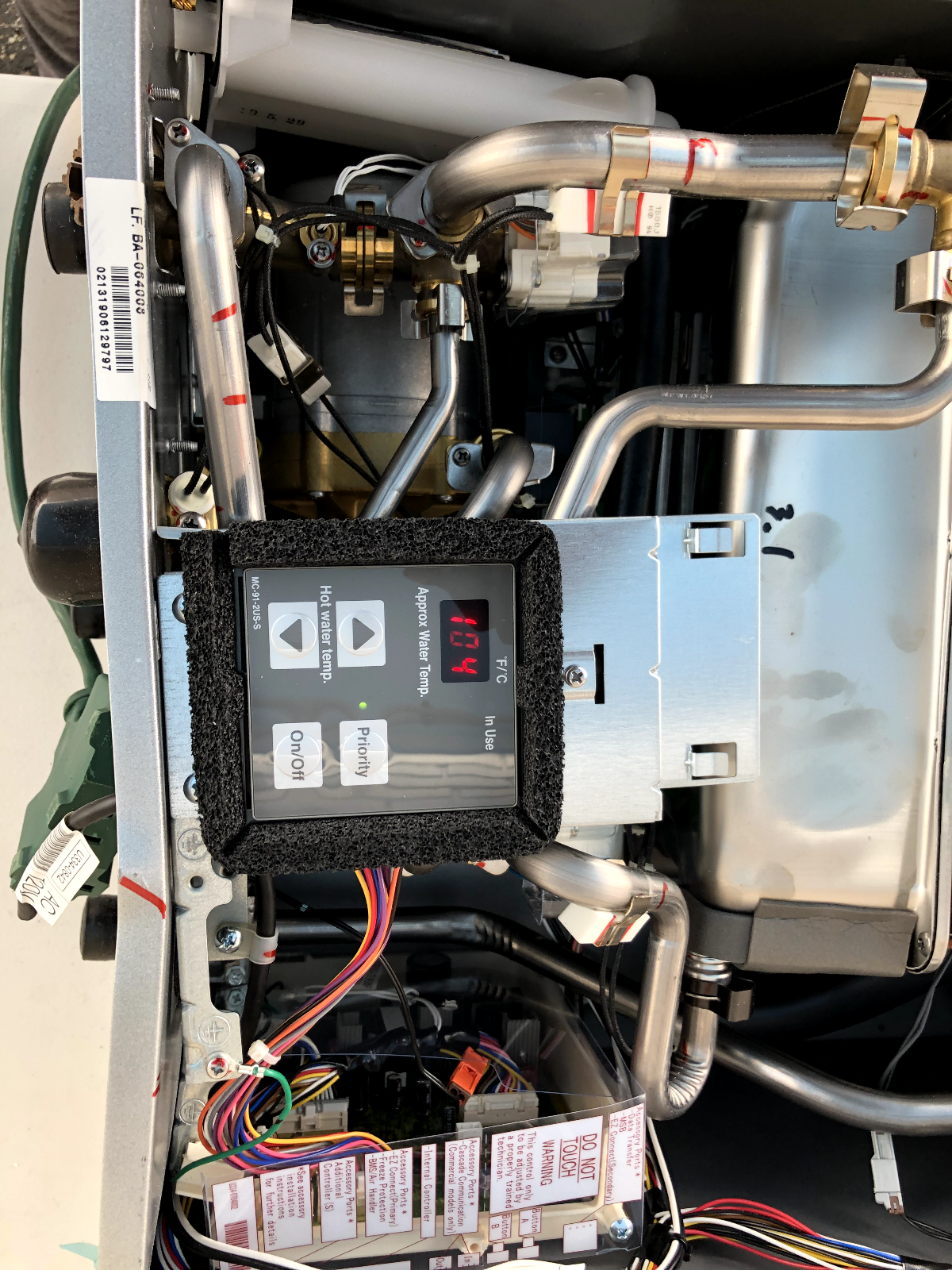 Rinnai RUR199EN Water Heater WITH Dings, Power Tested, See Pictures