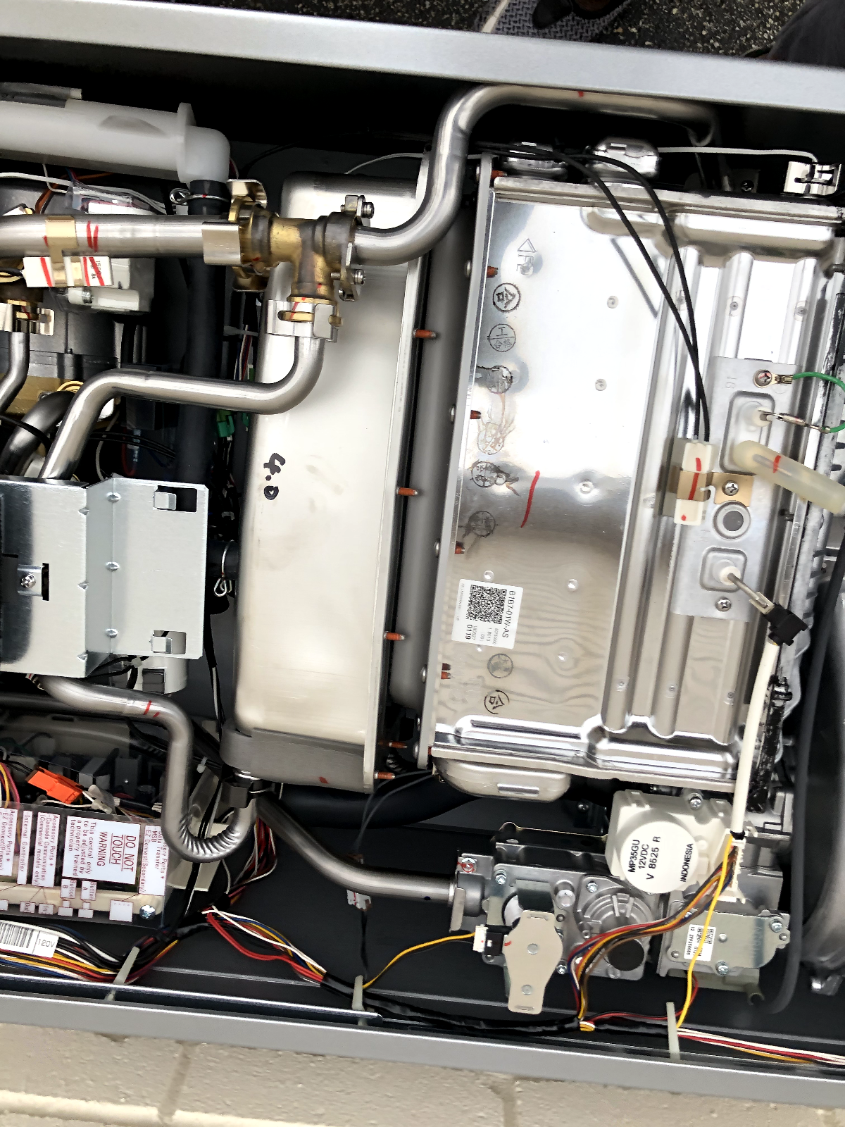 Rinnai RU199eP Water Heater WITH Dings, Power Tested, See Pictures