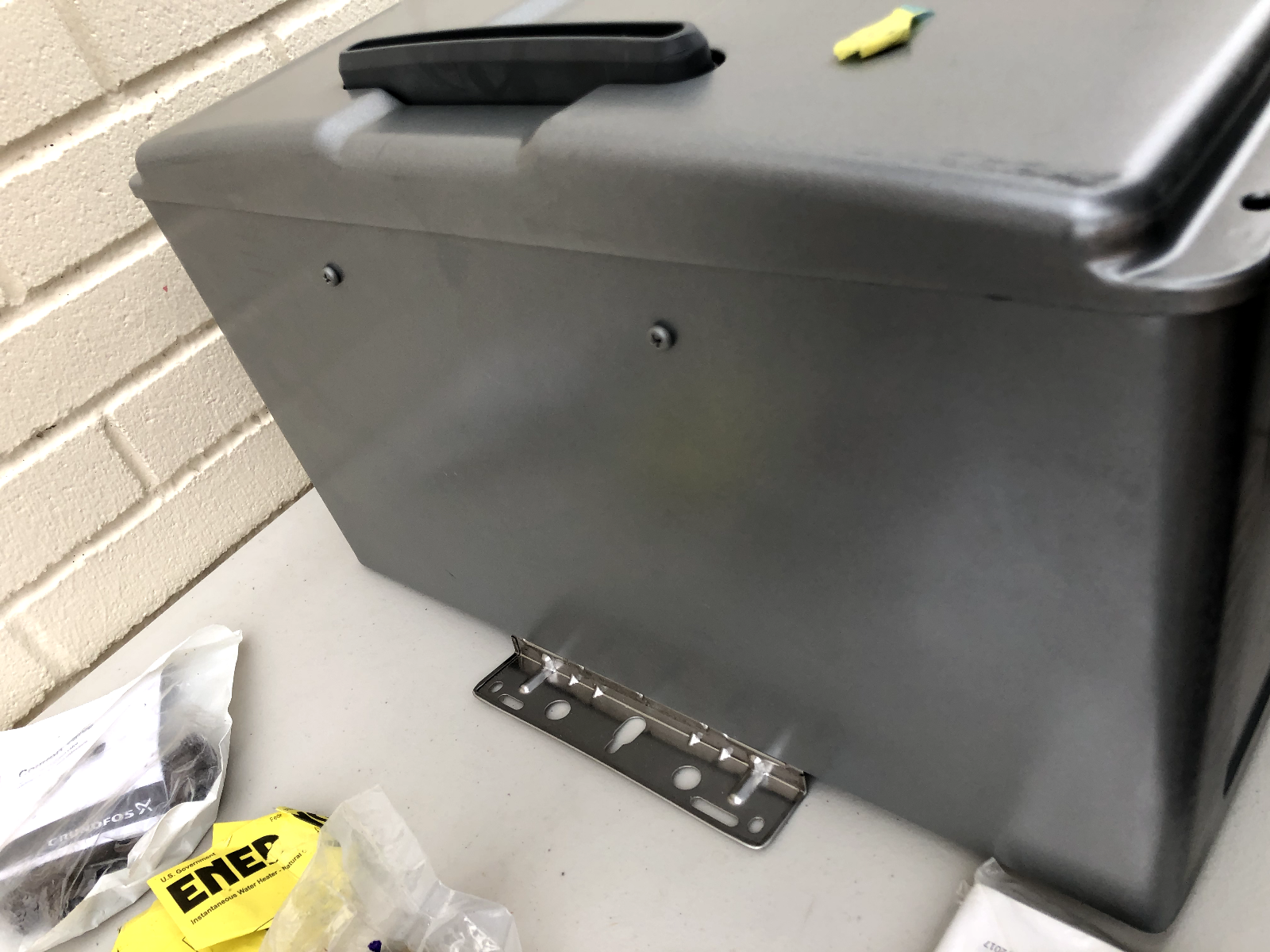 Rinnai RU199eP Water Heater WITH Dings, Power Tested, See Pictures